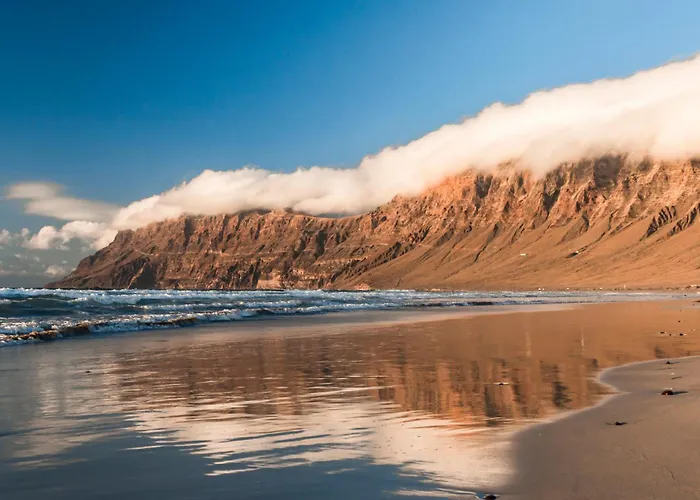 Сasa de vacaciones Home2book Cozy Terrace House With Volcano Views *