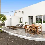 Home2book Cozy Terrace House With Volcano Views Dom wakacyjny Nazaret