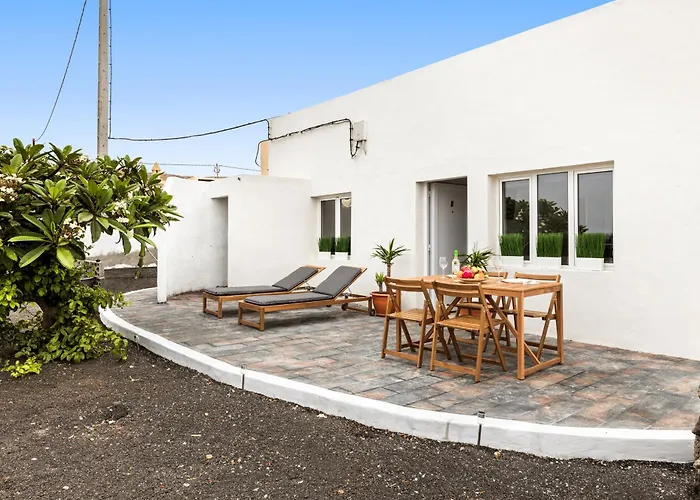 Home2book Cozy Terrace House With Volcano Views بيت للعطل Nazaret